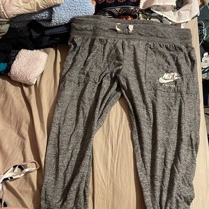 NIKE capri sweatpants
